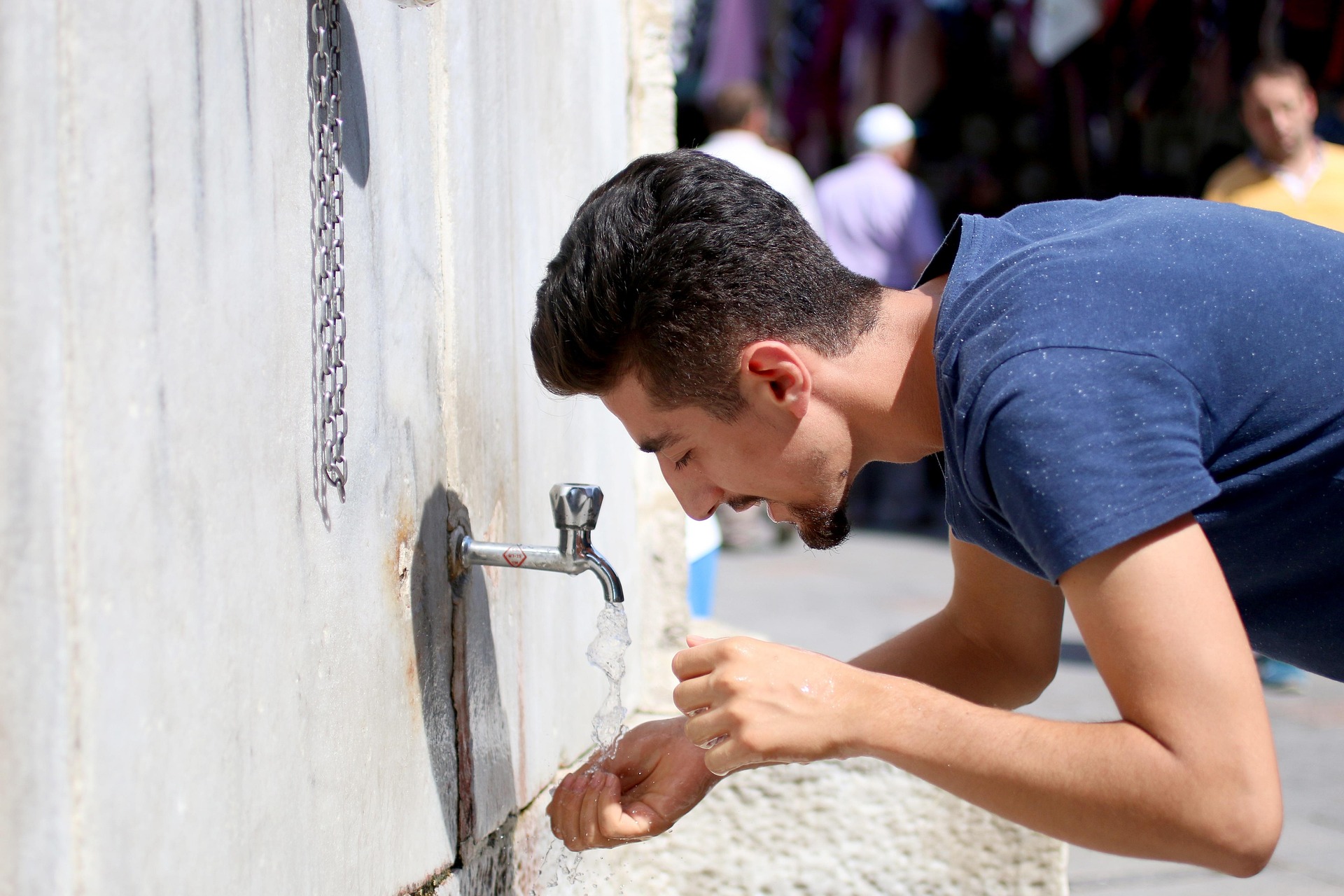 Ano ang kabutihan ng paghuhugas (ablution)?